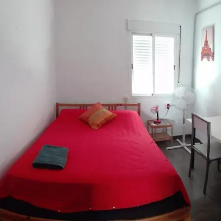 Flat Near Cathedral. 3 Bedrooms. Apartment *