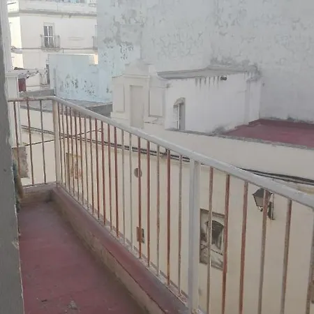 شقة Flat Near Cathedral. 3 Bedrooms. *